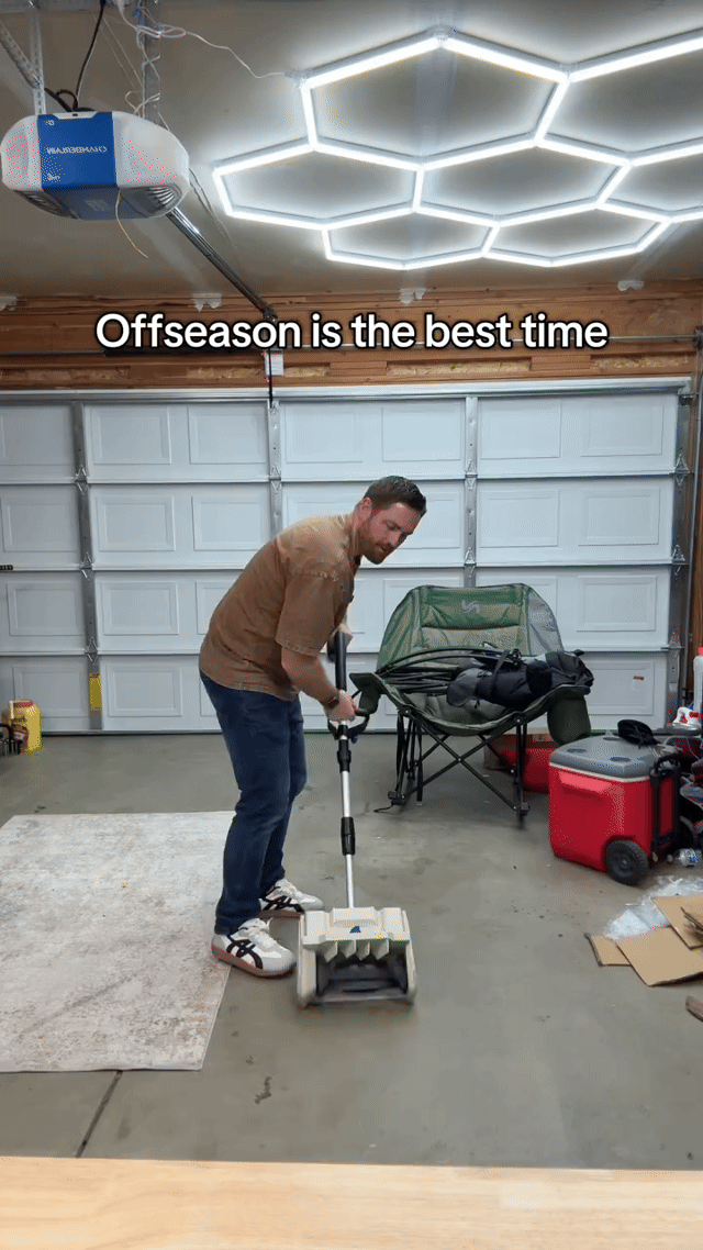 Clicking the 20V battery into the Glacio snow shovel